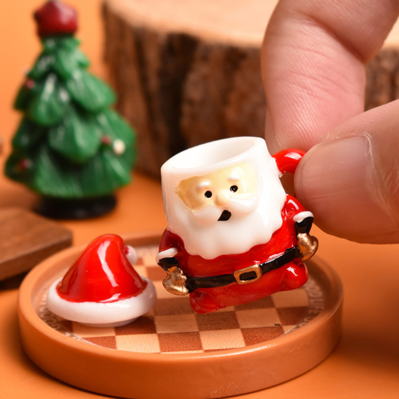 Mini Santa Teacup Ornament - R - Resin Art Things recension och pris